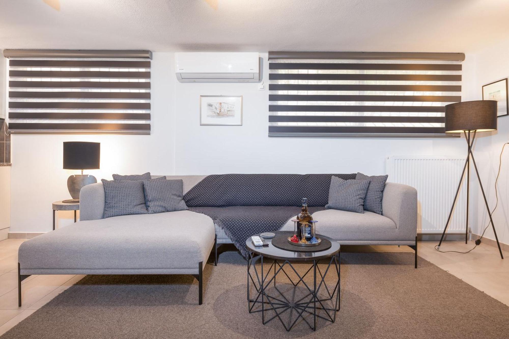 Glyfada'S Cosy Apartments Афины Экстерьер фото