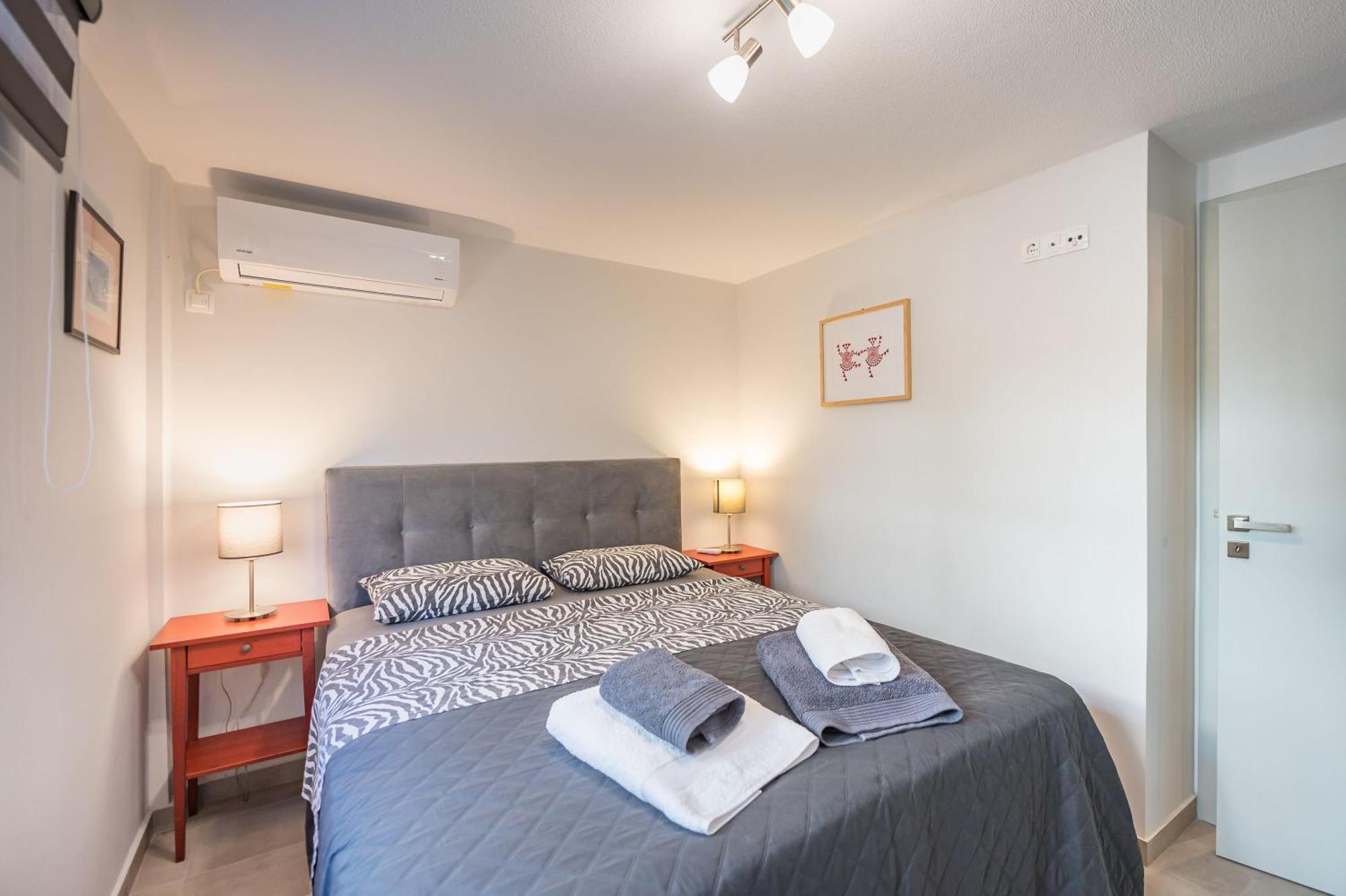 Glyfada'S Cosy Apartments Афины Экстерьер фото