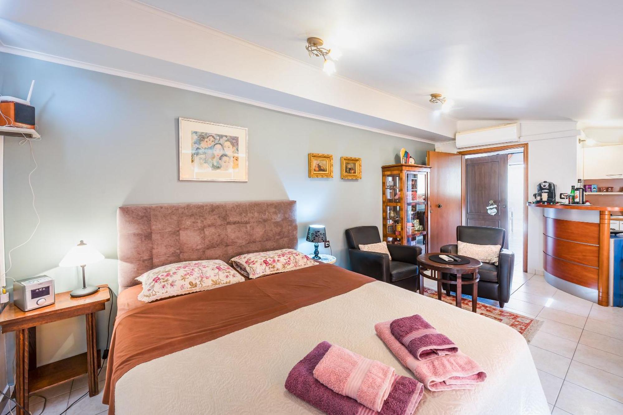 Glyfada'S Cosy Apartments Афины Экстерьер фото